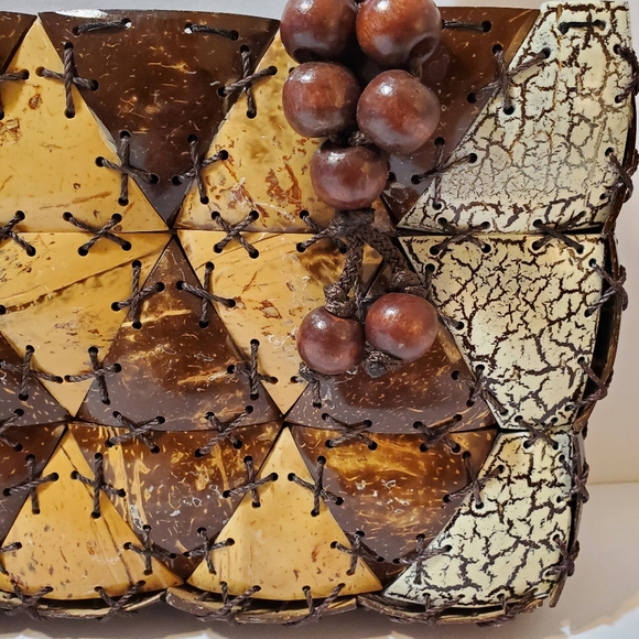 Handcrafted Coconut Shell Handbag - Picture 3 of 14